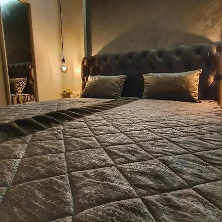 Castello Hostel *