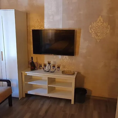 Castello Hostel *